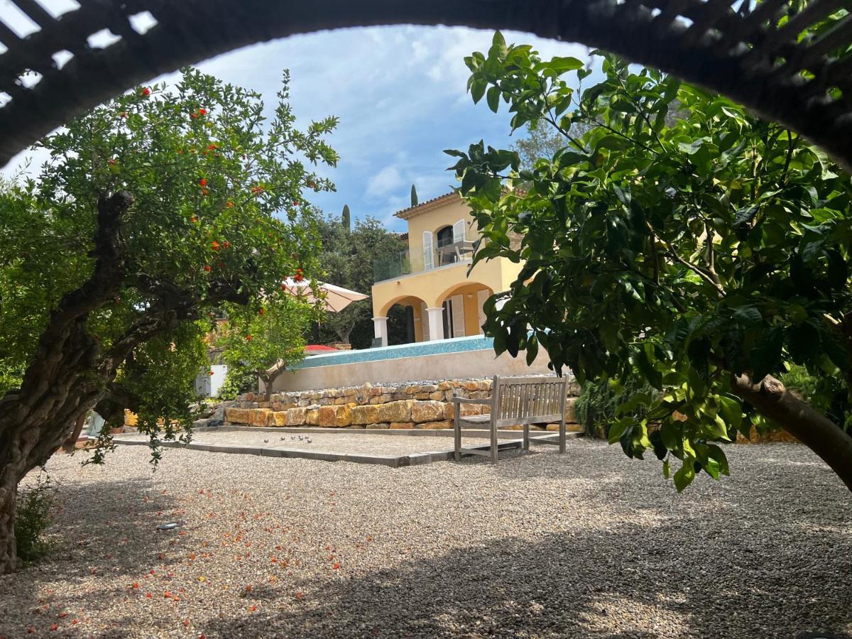 Villa Familiale Avec Vue Imprenable แซ็งต์-ราฟาเอล ภายนอก รูปภาพ