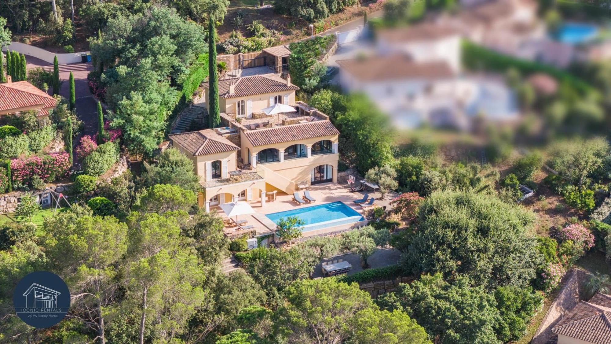 Villa Familiale Avec Vue Imprenable แซ็งต์-ราฟาเอล ภายนอก รูปภาพ